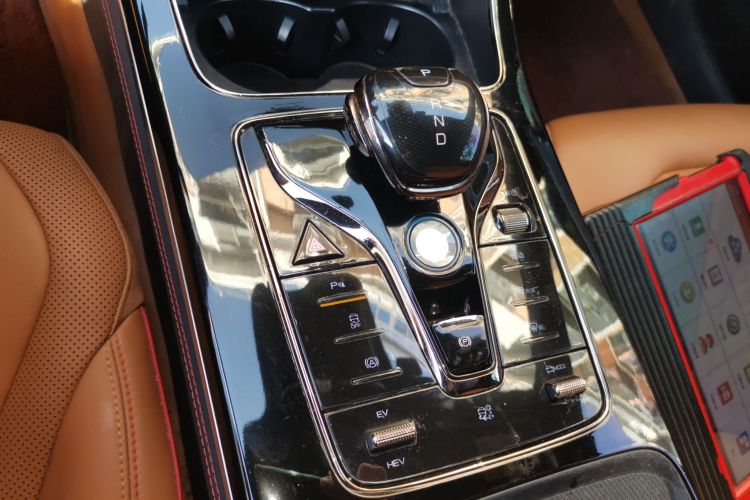 比亚迪 汉 2022款 DM-i 121KM 尊荣型中控内饰18