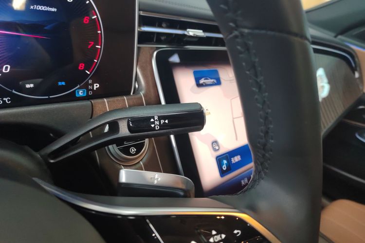 奔驰E级 2025款 E 300 L 时尚型中控内饰18