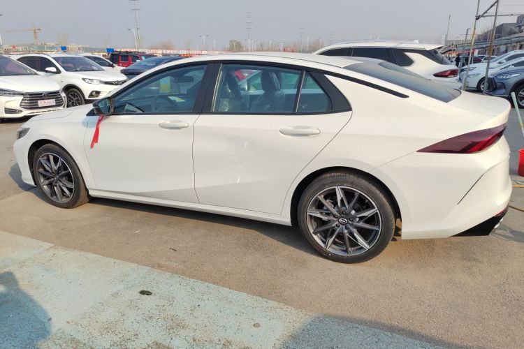 广汽传祺 2024款 270T DCT 影豹S版车身外观4