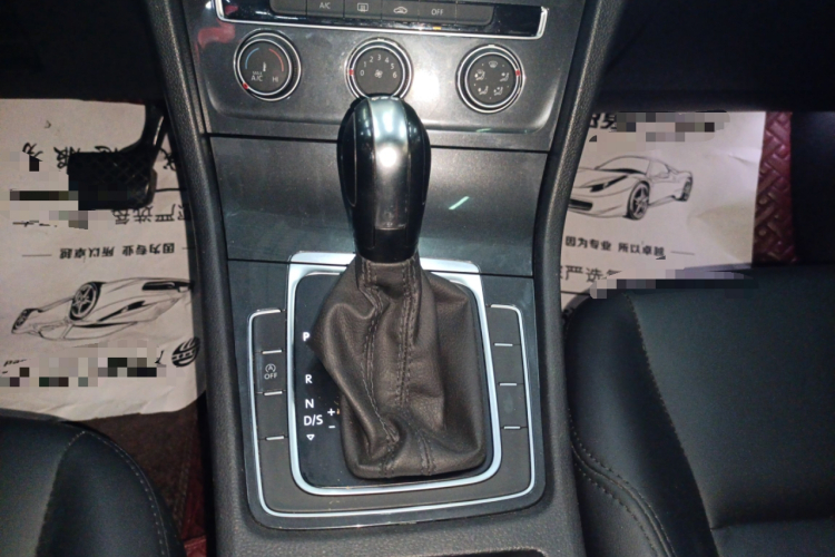 大众 高尔夫 2020款 200TSI DSG舒适进取版中控内饰18