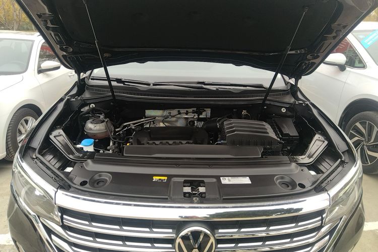 大众 威然 2024款 380TSI 尊贵版机舱底盘24