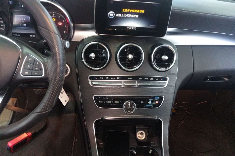 奔驰C级 2017款 C 180 L 运动版局部细节16