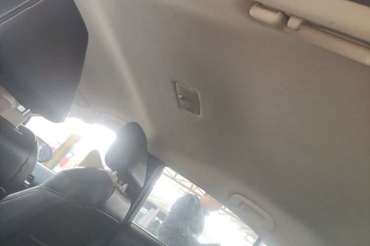 丰田 卡罗拉 2019款 1.2T S-CVT GL先锋版局部细节22