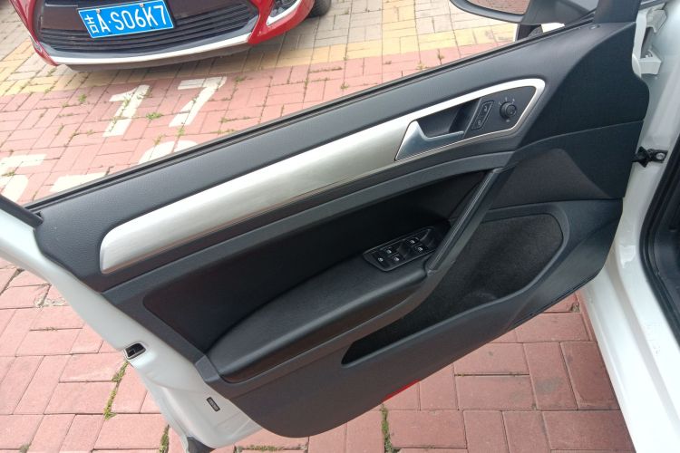 大众 高尔夫 2018款 1.6L 自动时尚型中控内饰7005