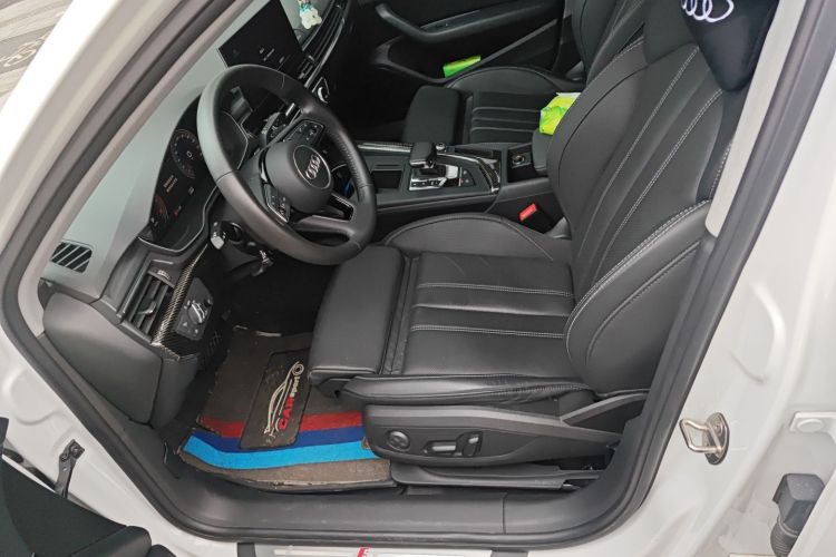 奥迪A4L 2020款 40 TFSI 时尚动感型中控内饰19