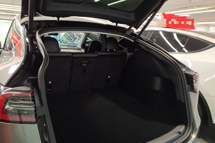 特斯拉 Model Y 2021款 标准续航后驱版局部细节23