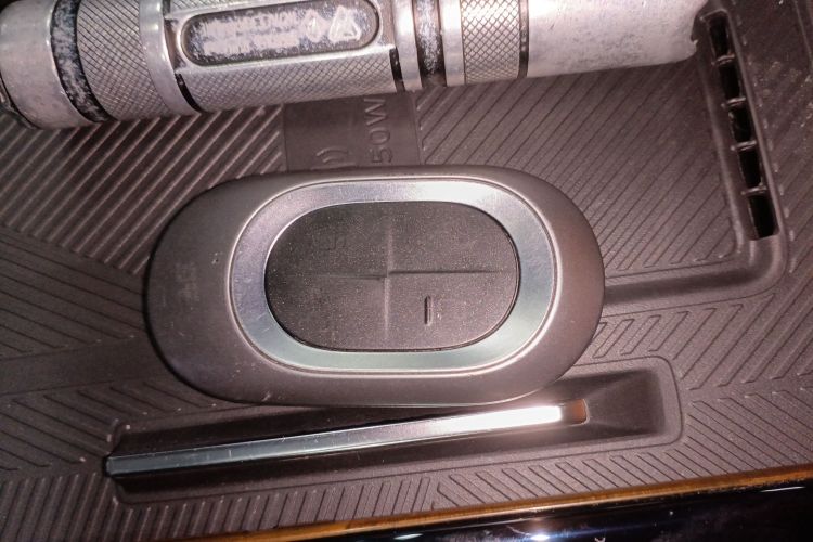 捷途山海L7 2024款 1.5T 120km ULTRA 7座中控内饰11