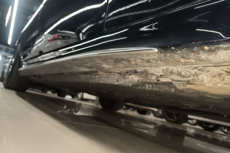 奔驰C级 2023款 改款 C 200 L 运动版局部细节9001