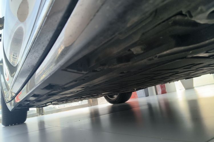 鸿蒙智行 智界R7 2025款 增程 251km Max局部细节9001