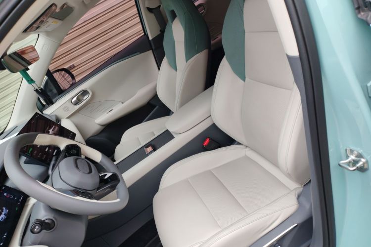 领克06 EM-P 2023款 EM-P 126长续航Halo局部细节19