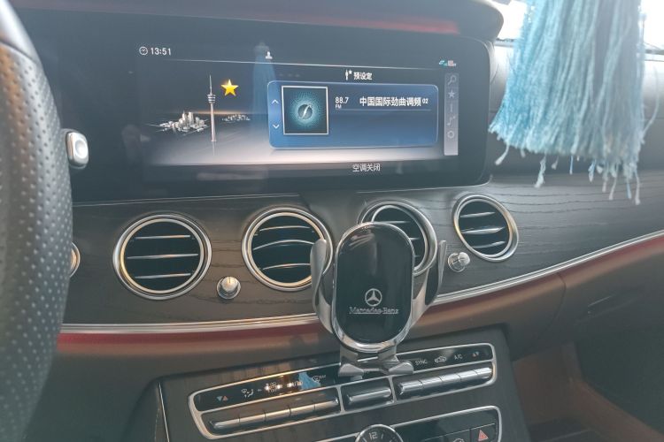 奔驰E级 2020款 改款 E 260 L 运动型中控内饰16