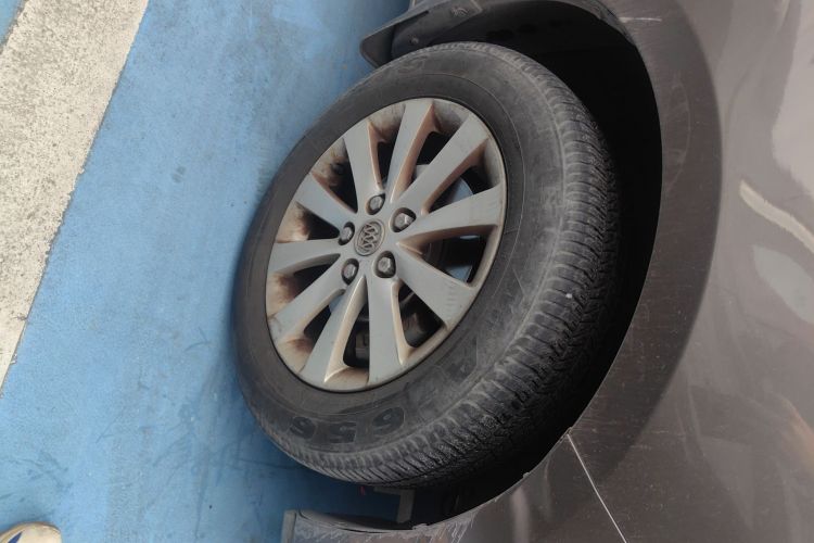 别克GL8 2015款 2.4L 豪华商务尊享版车身外观6007