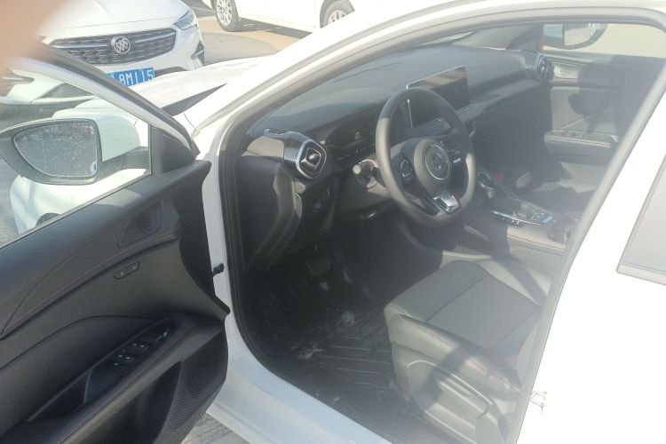 名爵 MG5 2025款 180DVVT 全球豪华版中控内饰20