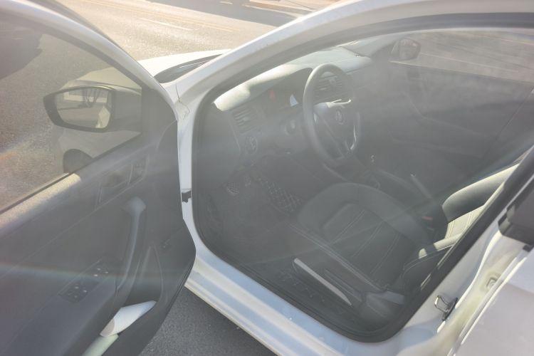 大众 桑塔纳 2016款 1.6L 手动风尚版中控内饰20