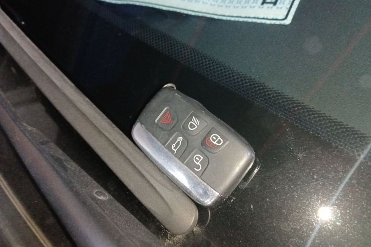 路虎 发现神行 2019款 240PS SE版 国VI中控内饰11