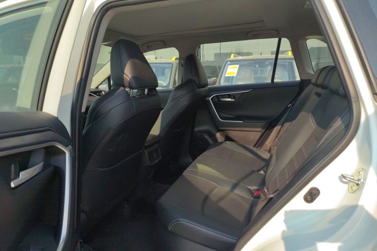 丰田 威兰达 2023款 双擎 2.5L E-CVT四驱尊贵版中控内饰7004