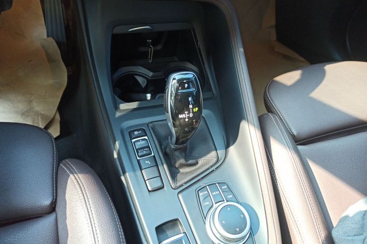 宝马X1 2020款 sDrive25Li 领先型中控内饰18