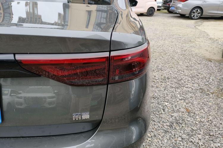 吉利汽车 帝豪 2025款 第4代 1.5L 手动龙腾版车身外观6006