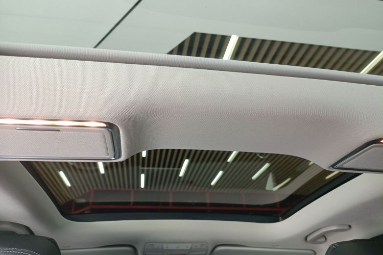 奔驰C级 2021款 C 260 L 运动星耀臻藏版中控内饰22