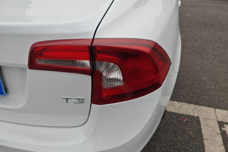 沃尔沃S60 2016款 S60L T3 智行版车身外观9