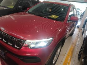 Jeep 指南者 2021款 220T 自动精英版