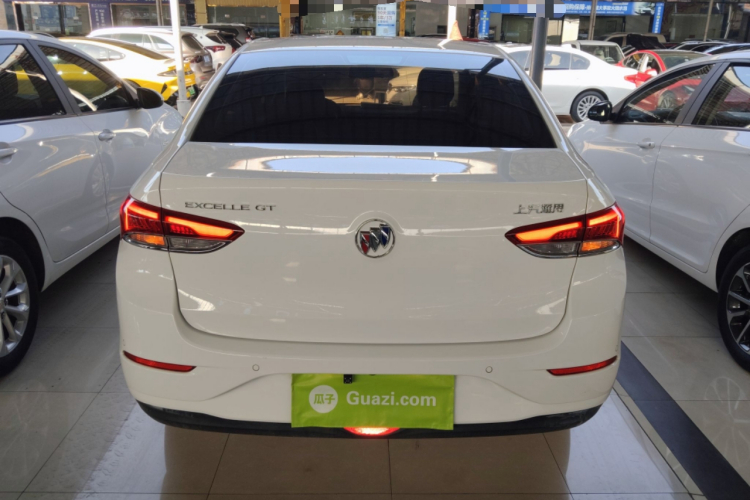 别克 英朗 2021款 改款 典范 1.5L 自动精英型车身外观6