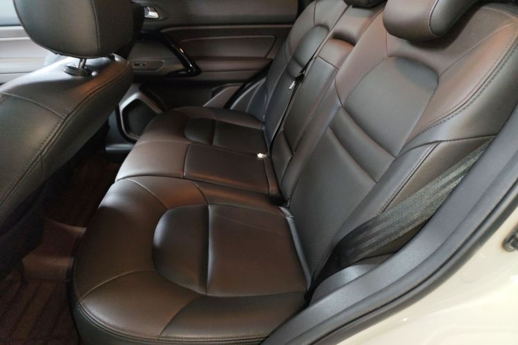 广汽传祺 传祺GS4 2017款 235T 自动两驱豪华智联版中控内饰21