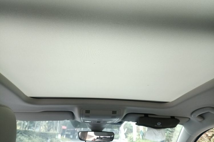 大众 途岳 2023款 300TSI 两驱皎月版中控内饰22