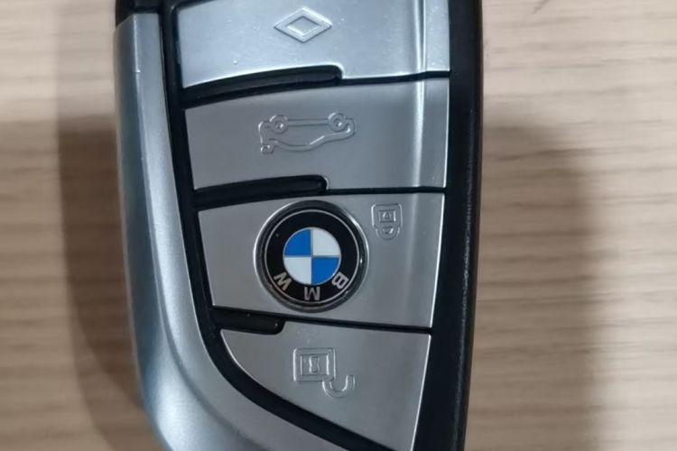 宝马5系 2022款 改款二 525Li 豪华套装中控内饰7001