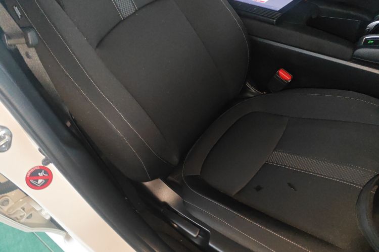 本田 思域 2019款 220TURBO CVT劲动版 国VI局部细节41