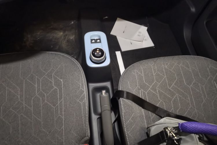 吉利银河 2024款 熊猫mini 200km 耐力熊中控内饰18