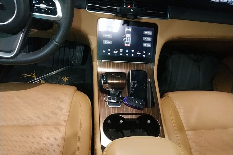 理想汽车 理想ONE 2021款 增程6座版中控内饰18