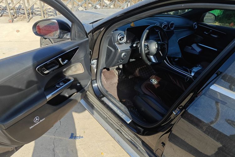 奔驰C级 2023款 C 260 L 运动版中控内饰20