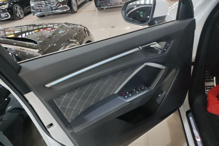 奥迪Q3 2024款 40 TFSI 时尚动感型中控内饰47