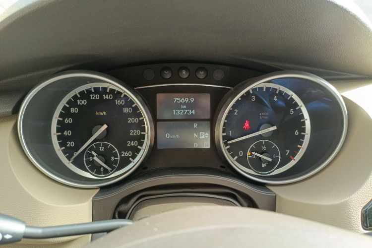 奔驰R级 2017款 R 320 4MATIC 商务型臻藏版中控内饰14