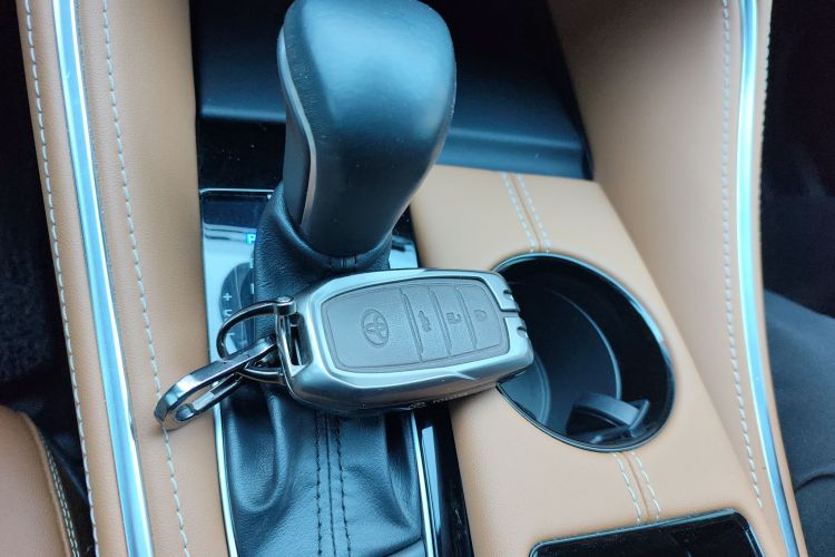 丰田 亚洲龙 2024款 双擎 2.0L 豪华版中控内饰11