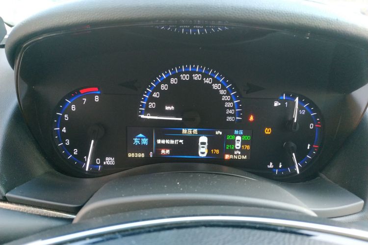 凯迪拉克ATS-L 2014款 28T 精英型中控内饰14