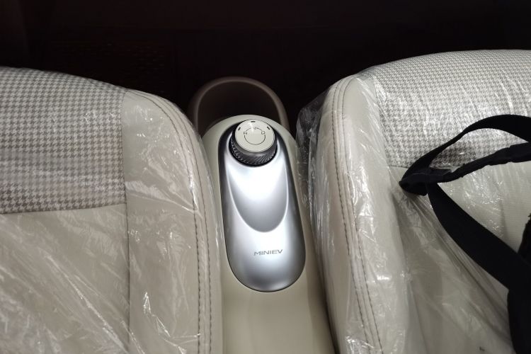 五菱汽车 宏光MINIEV 2025款 四门版 进阶款中控内饰18