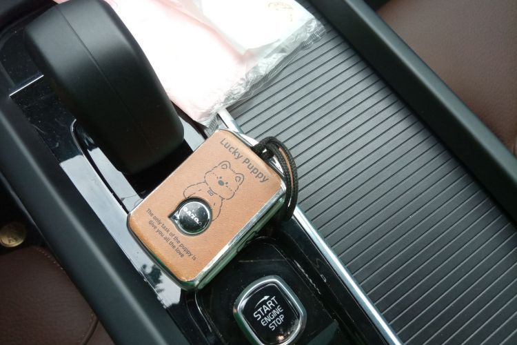 沃尔沃XC60 2025款 B5 四驱智逸豪华版中控内饰7001