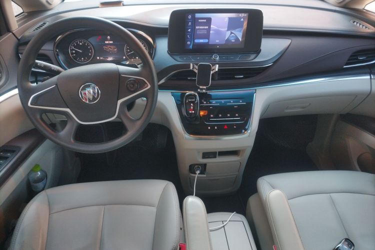 别克GL8 2023款 陆上公务舱 舒适型中控内饰12