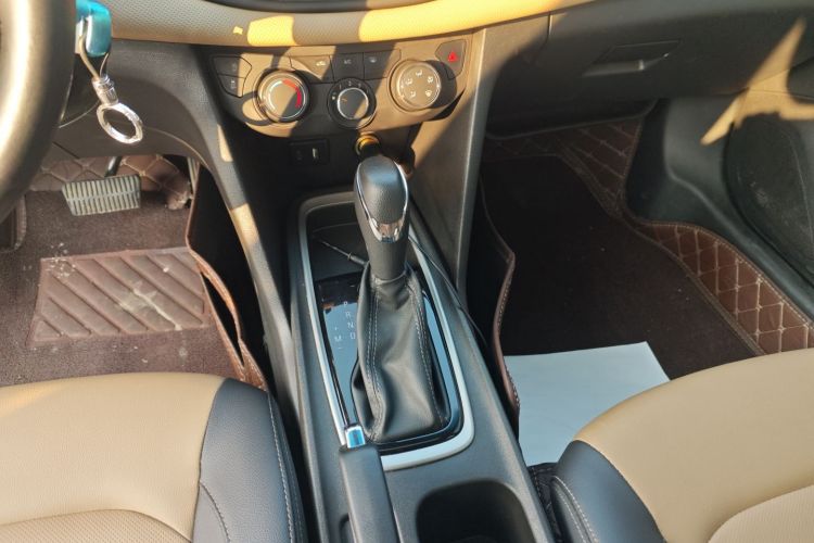 雪佛兰 科鲁泽 2022款 320 自动悦享天窗版局部细节18