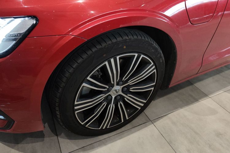 沃尔沃S60新能源 2021款 T8 E驱混动 四驱智逸豪华版车身外观6007