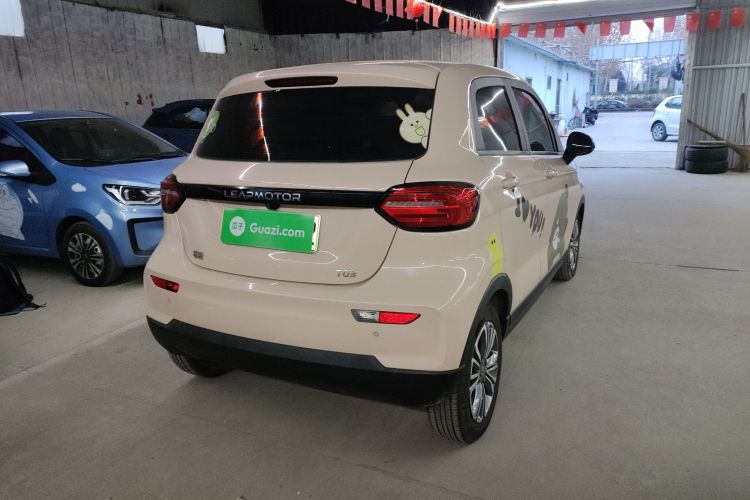 零跑汽车 零跑T03 2021款 400舒享版车身外观7