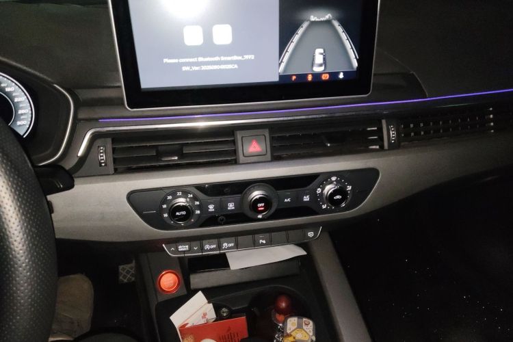 奥迪A4L 2018款 30周年年型 40 TFSI 进取型中控内饰16