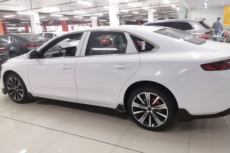 吉利汽车 星瑞 2025款 东方曜 1.5TD 昆仑版车身外观4