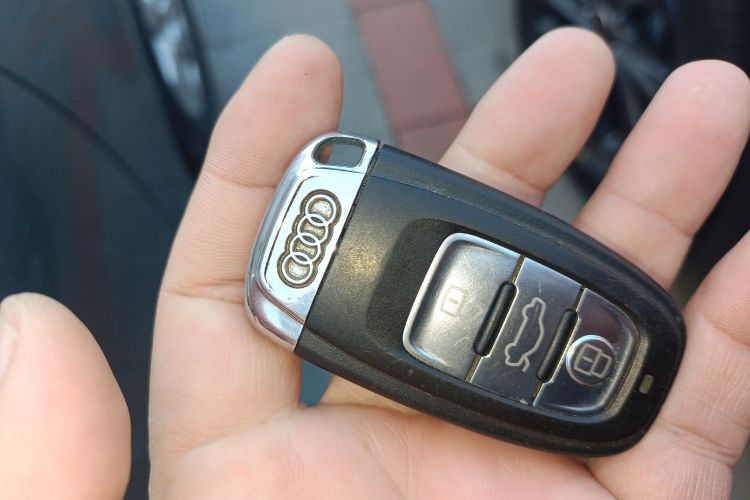 奥迪A4L 2011款 1.8 TFSI 舒适型中控内饰7001