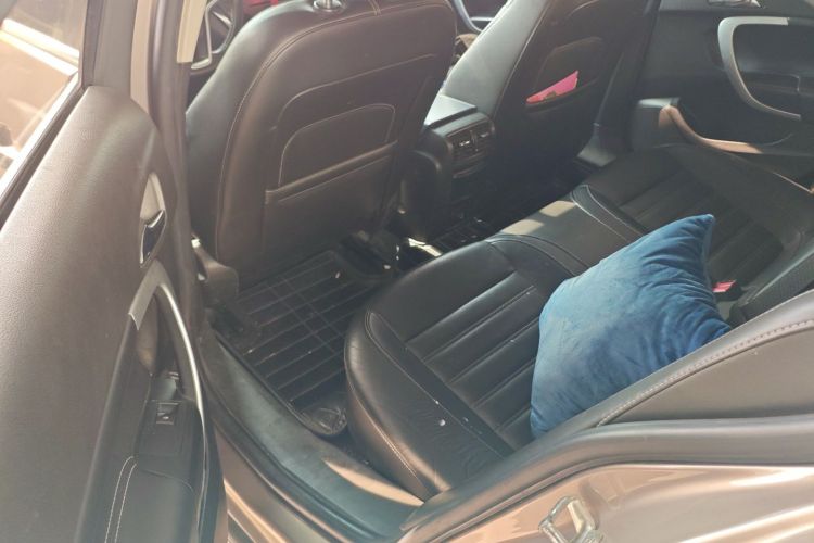 别克 君威 2014款 1.6T 时尚技术型中控内饰21