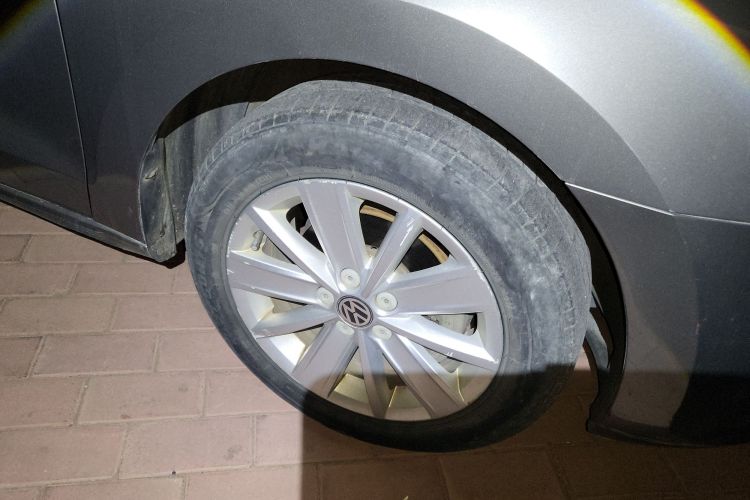 大众 捷达 2013款 1.6L 手动舒适型车身外观10