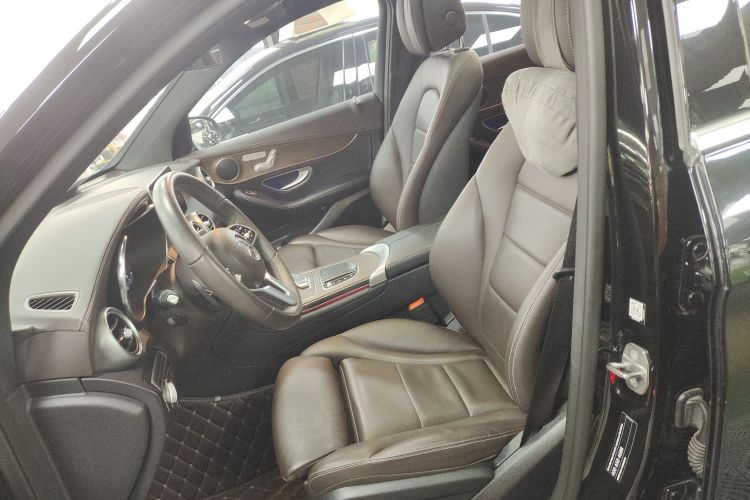 奔驰GLC 2022款 改款 GLC 300 L 4MATIC 动感型臻藏版中控内饰19