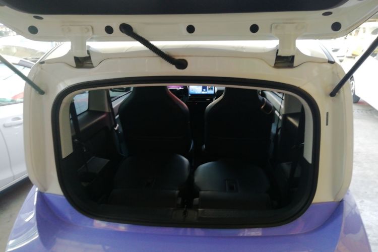 宝骏KiWi EV 2023款 大疆版 三元锂机舱底盘23